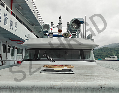 某地区航道高速夜行执法船